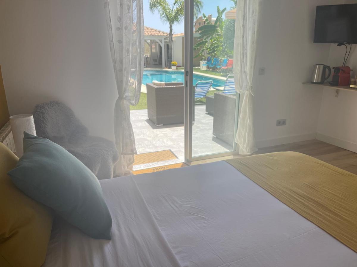 Habitacion Con Bano Privado Frente A La Piscina, Maximo 2 Personas, No Es La Casa Completa San Vicente Raspeig Exterior foto