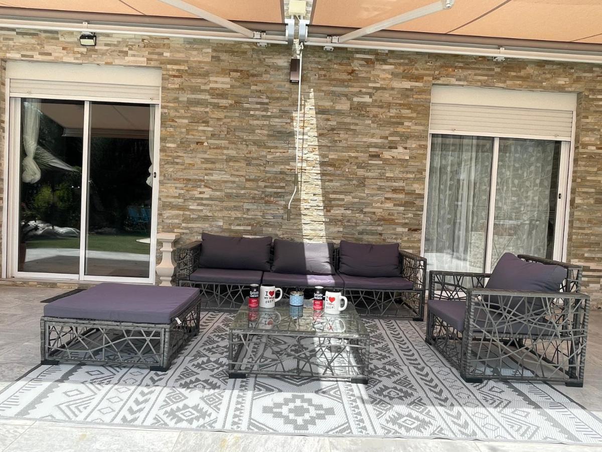 Habitacion Con Bano Privado Frente A La Piscina, Maximo 2 Personas, No Es La Casa Completa San Vicente Raspeig Exterior foto